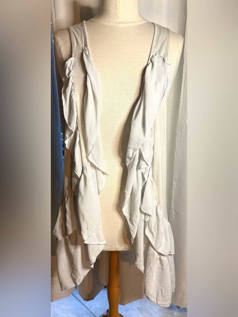 H&M Light Gray Ruffle Vest Scarf